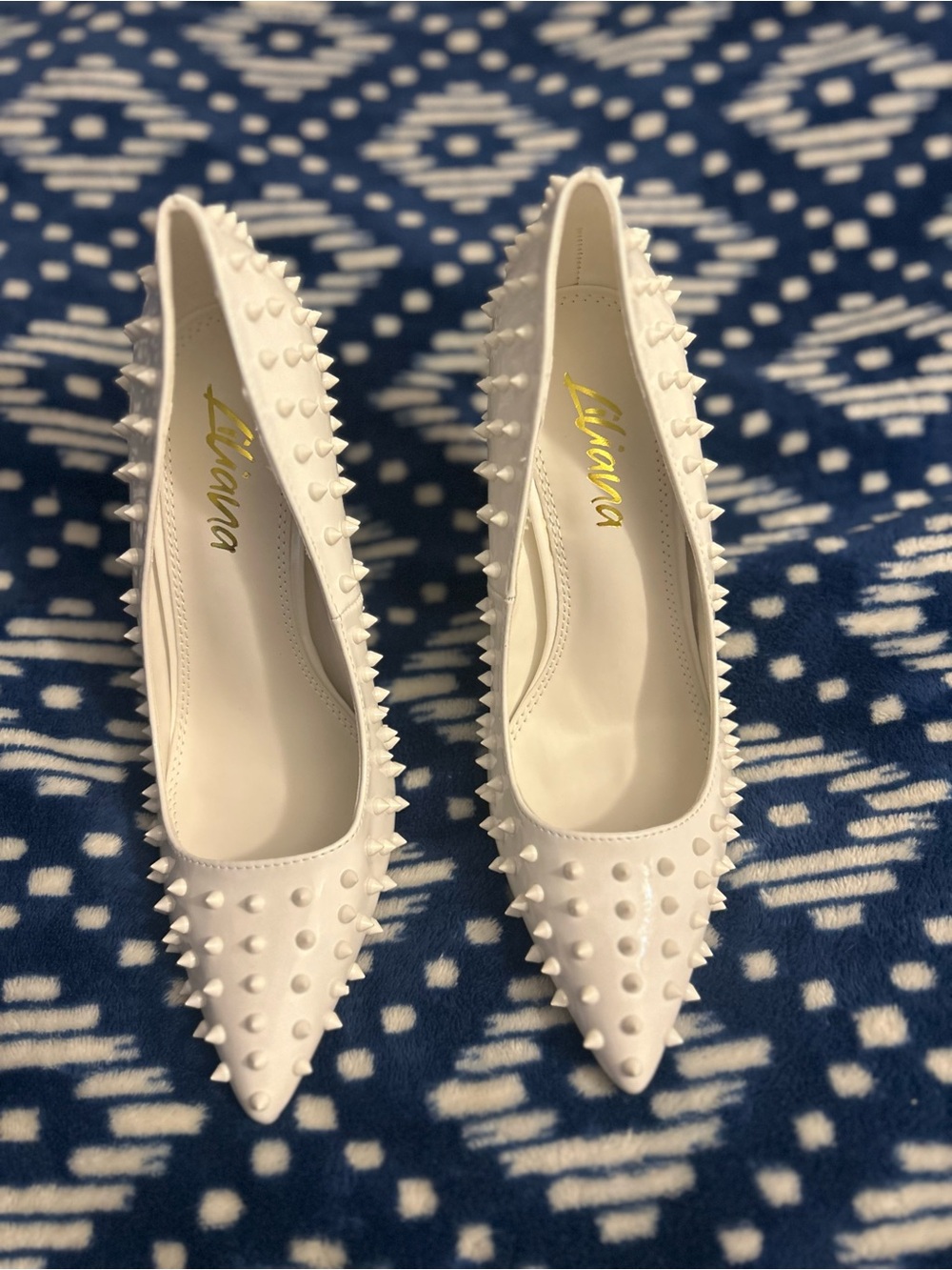 Gorgeous White Pointed Spike heels